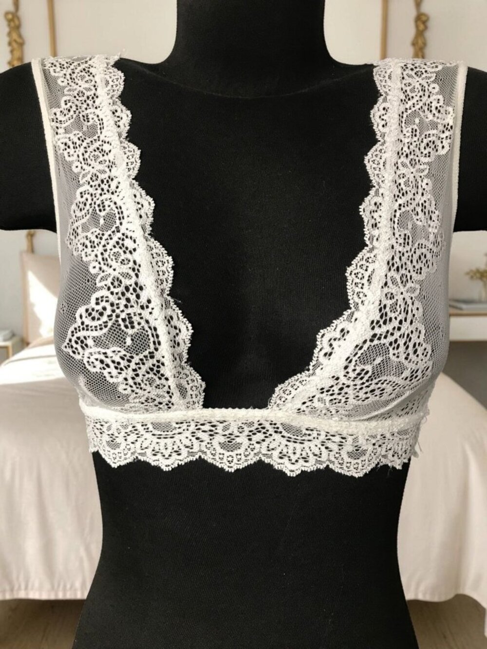 Only Hearts Lace White Color Bralette Size Small New No Tags!
